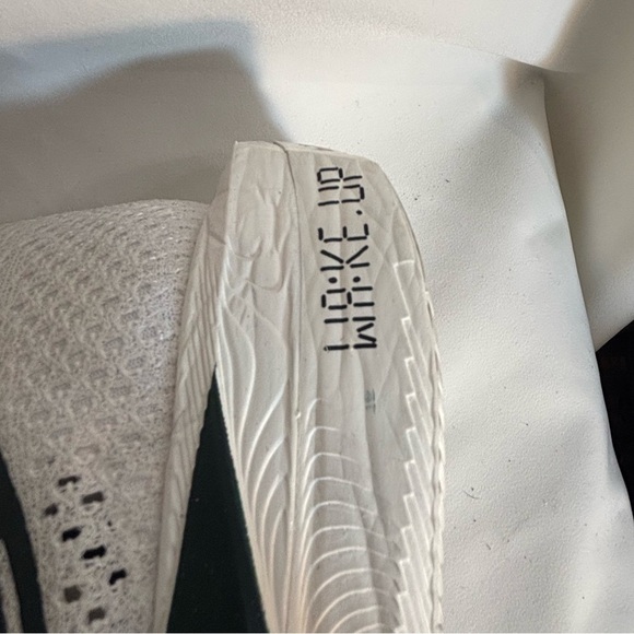 NIKE Sz 9.5 Vaporfly Zoom X White and Neon Yellow Breathable Running Shoes - Picture 9 of 16